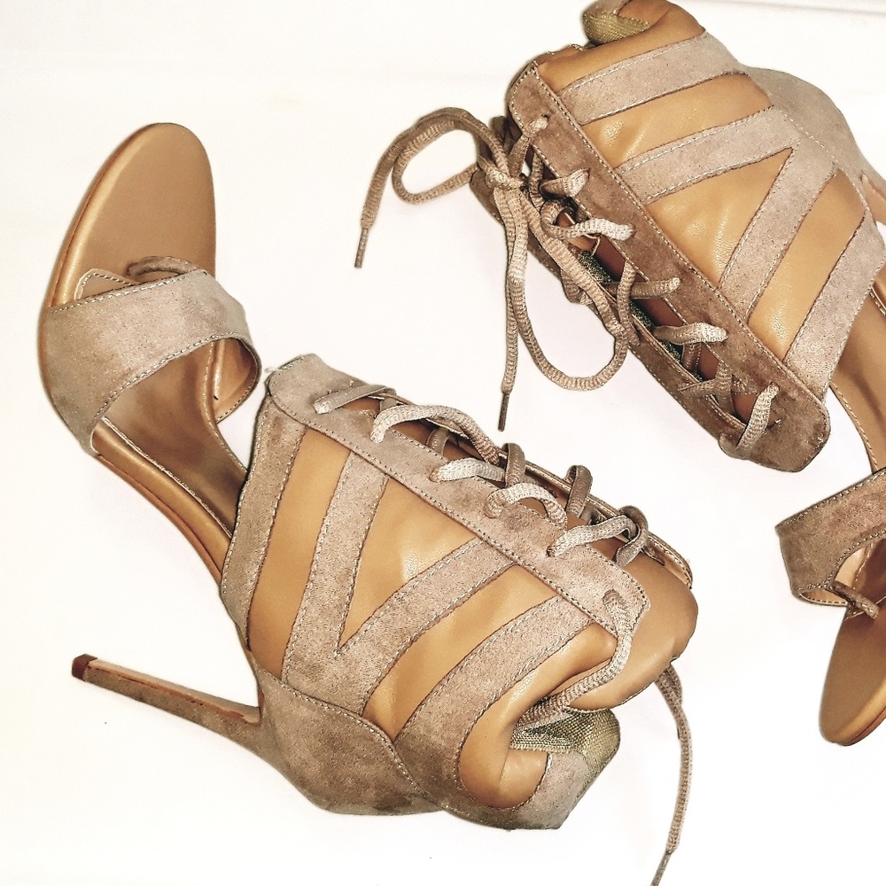 ❤ New Sneaker heels vintage lace up